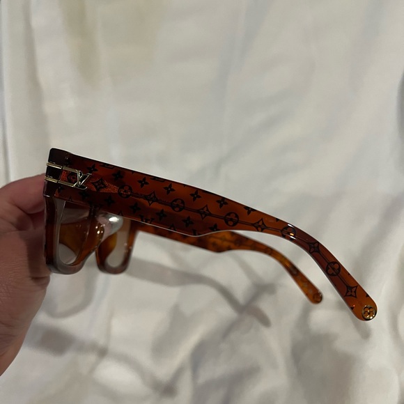 Louis Vuitton Blade Square Sunglasses - Picture 11 of 16